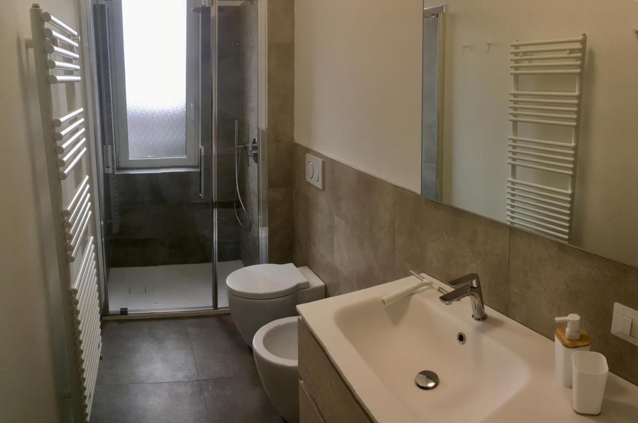 Caseospitali - Casa Lumiere, Bilocale Panoramico E Luminoso - Piano 3 No Ascensore Чернуско сул Навильо Екстериор снимка